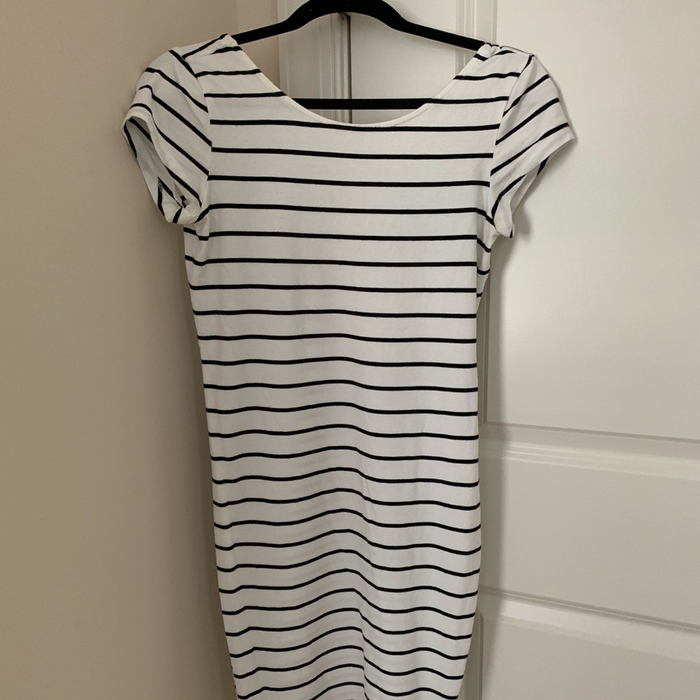 H&M Fitted Striped Dress